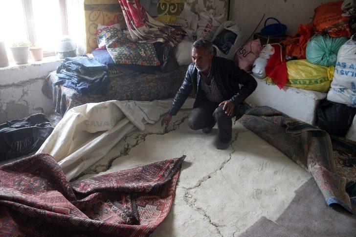 Mersin’de korkutan çatlaklar G3