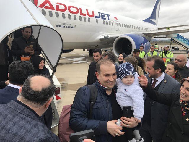 Bursa- Gaziantep direkt uçuşları başladı, yolculara baklava ikram edildi