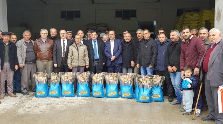 Alaçam’da çiftçilere silajlık mısır tohumu dağıtıldı