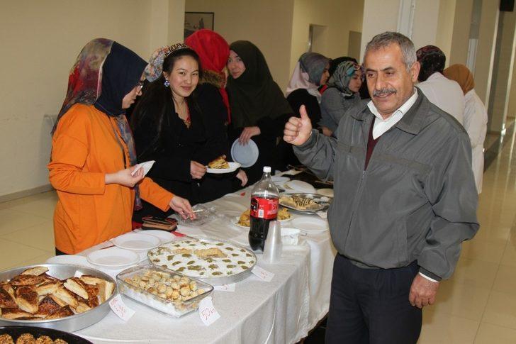 Matematik ve Fen Bilimleri Bölümü öğrencilerinden hayır kermesi G4