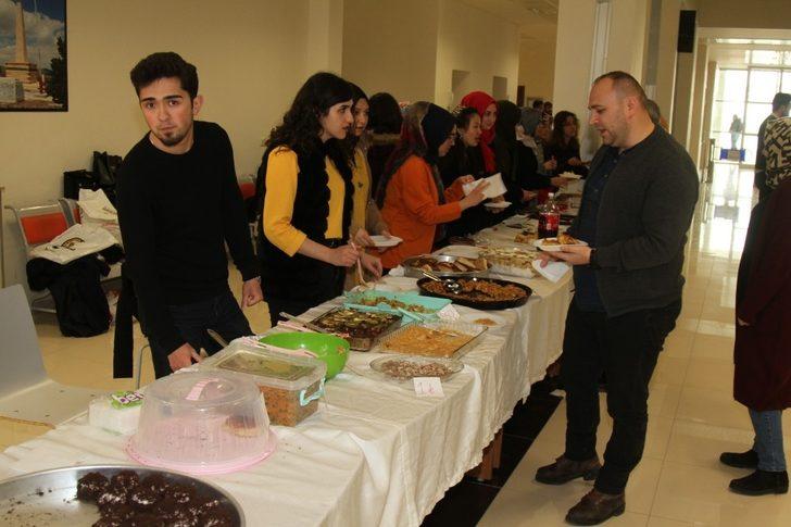 Matematik ve Fen Bilimleri Bölümü öğrencilerinden hayır kermesi G5