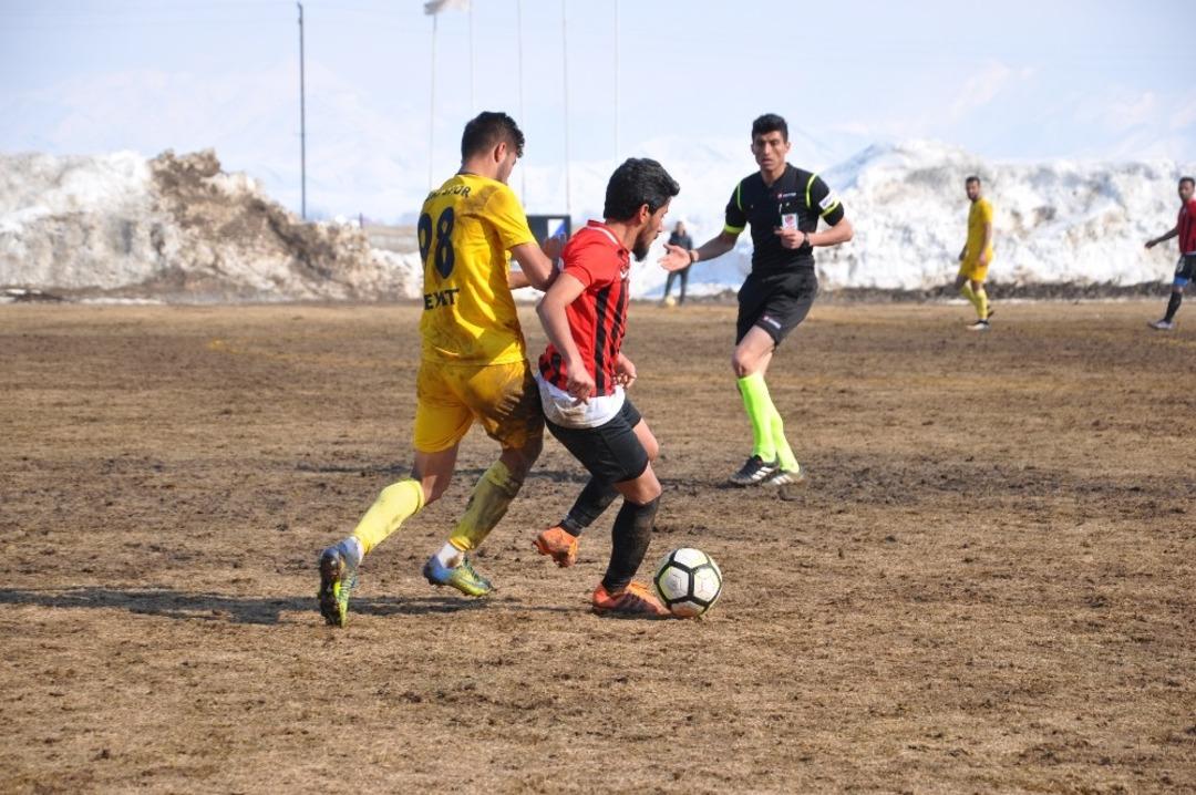 Y&uuml;ksekova Belediyespor, 4-1 mağlup oldu