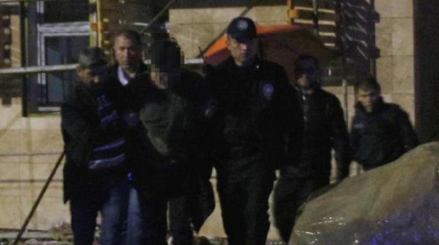 Dün intihardan vazgeçirildi, bugün 3 kişiyi bıçakladı