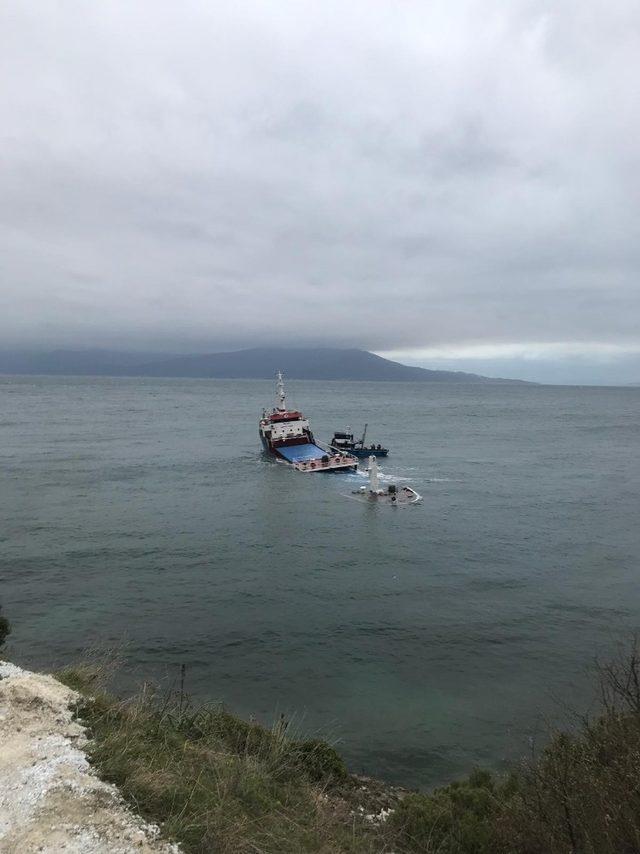 Marmara Adası’nda kuru yük gemisi battı