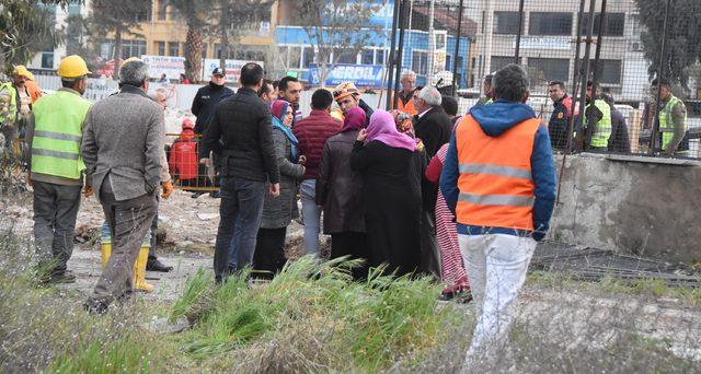 İzmir'de metro yer altı park istasyonu inşaatında göçük (8)