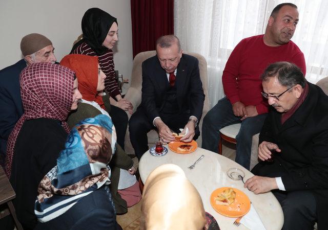 Erdoğan: CHP örtüsü altında PKK'lılar belediyelere sızdırılmaya çalışılıyor (3)