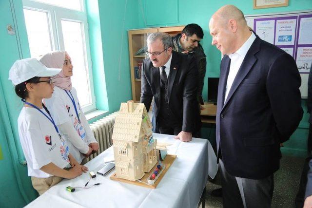 Ağaçköy Ortaokulu’nda Bilim Fuarı