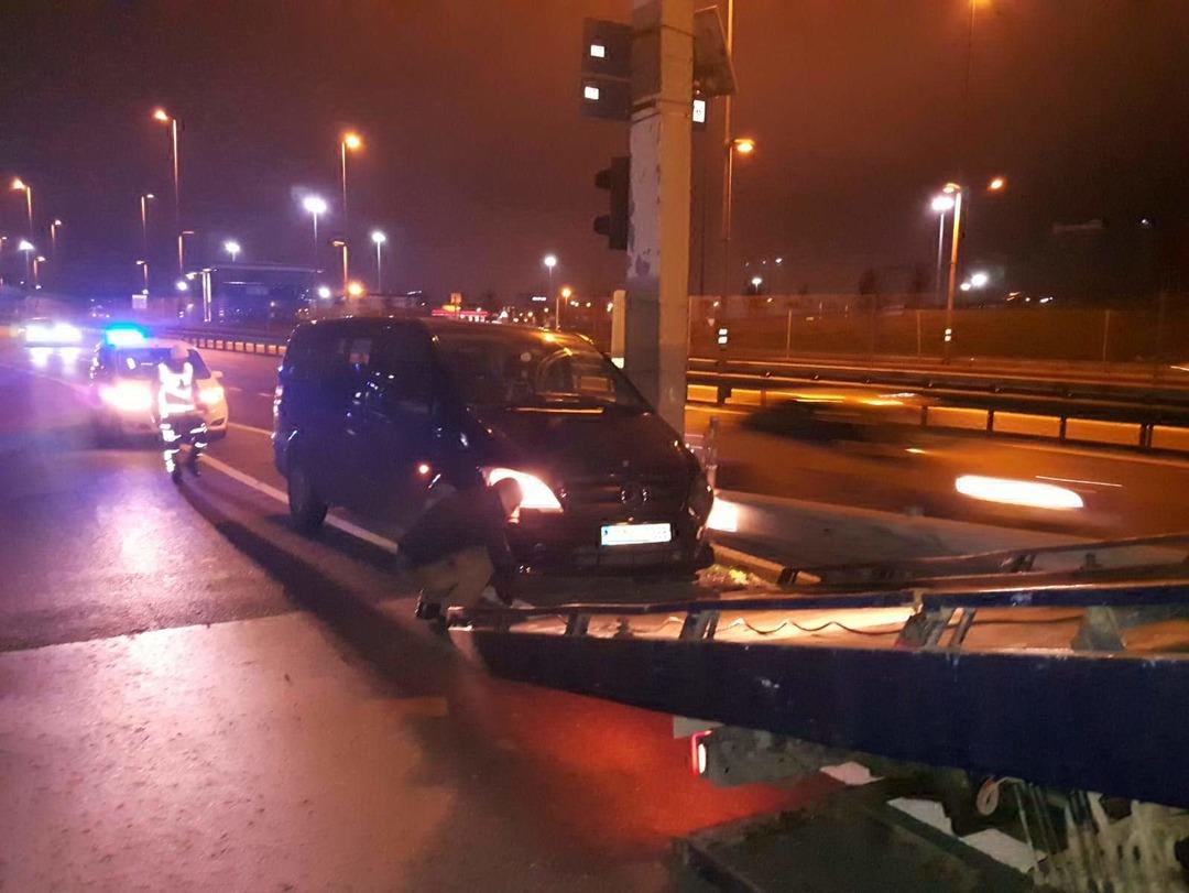 Ger&ccedil;ek polis gelince ortaya &ccedil;ıktı! Meğer s&uuml;r&uuml;c&uuml;...