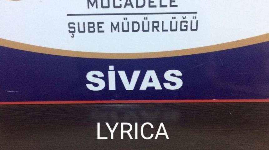 Sivas&rsquo;ta sokak satıcılarına operasyon: 4 tutuklama