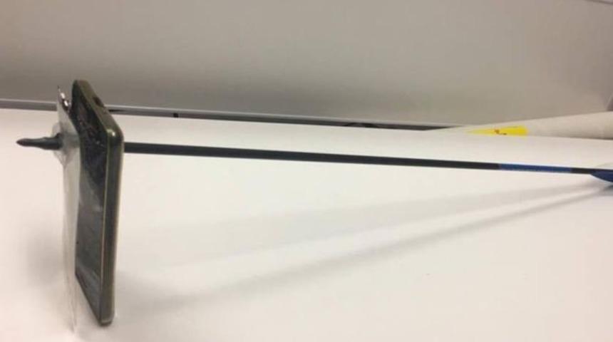 Cep telefonu oka kalkan olup, hayat kurtardı