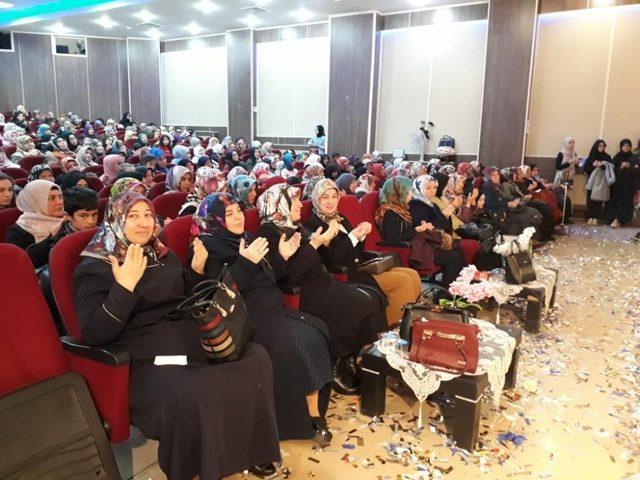 Hafız kızlar ta&ccedil;landı 1