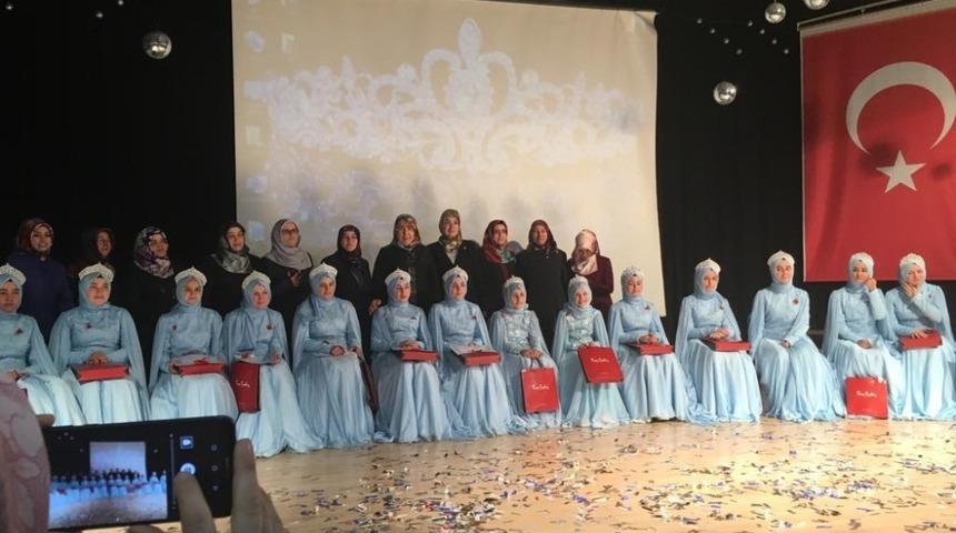 Hafız kızlar ta&ccedil;landı