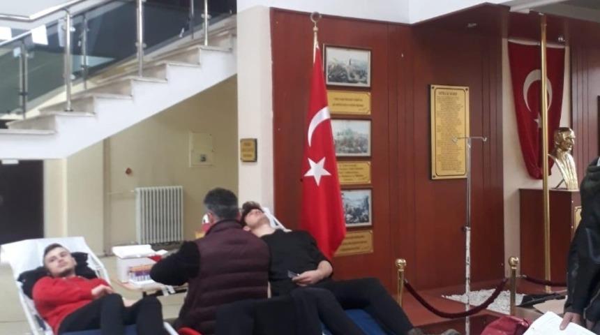 Kan bağışına &Ccedil;aycuma MYO &ouml;ğrencilerinden tam destek