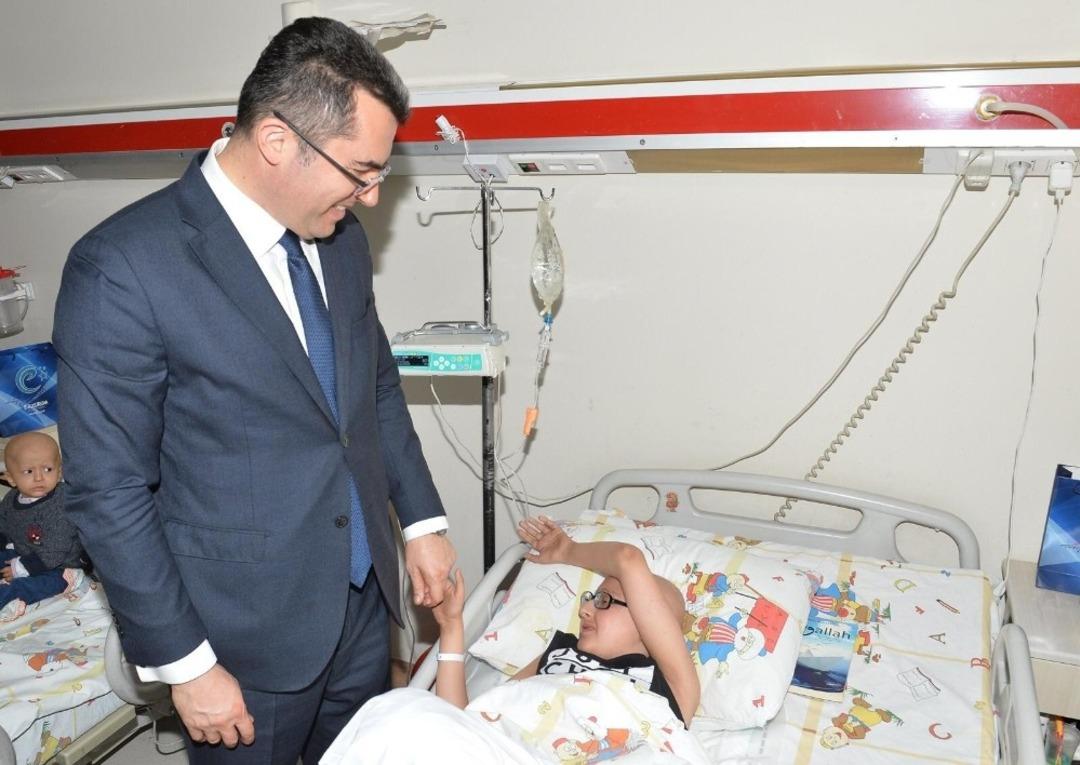 Vali Memiş&rsquo;ten sağlık &ccedil;alışanlarına Tıp Bayramı ziyareti