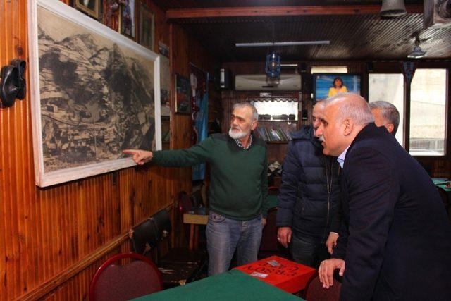 Zorluoğlu, Uzungöl’de turizmcilerle görüştü