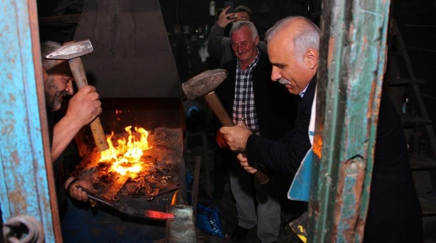 Zorluoğlu, Uzungöl’de turizmcilerle görüştü