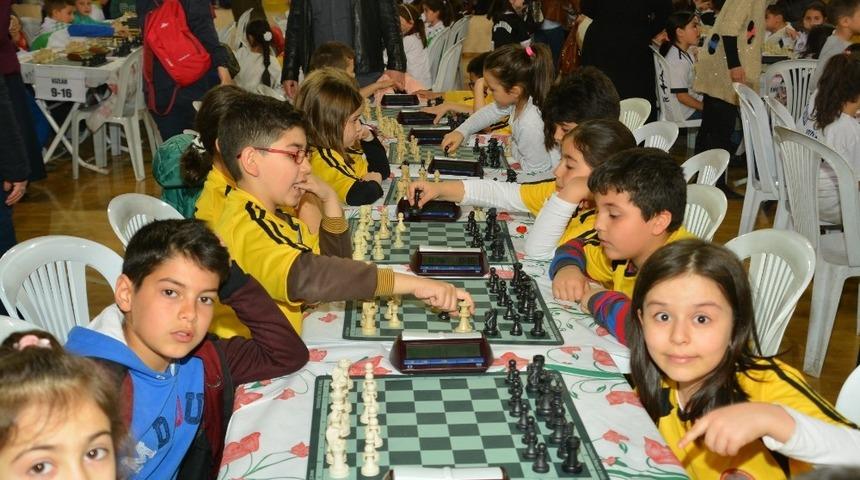 Minik satranççılar birincilik için yarıştı