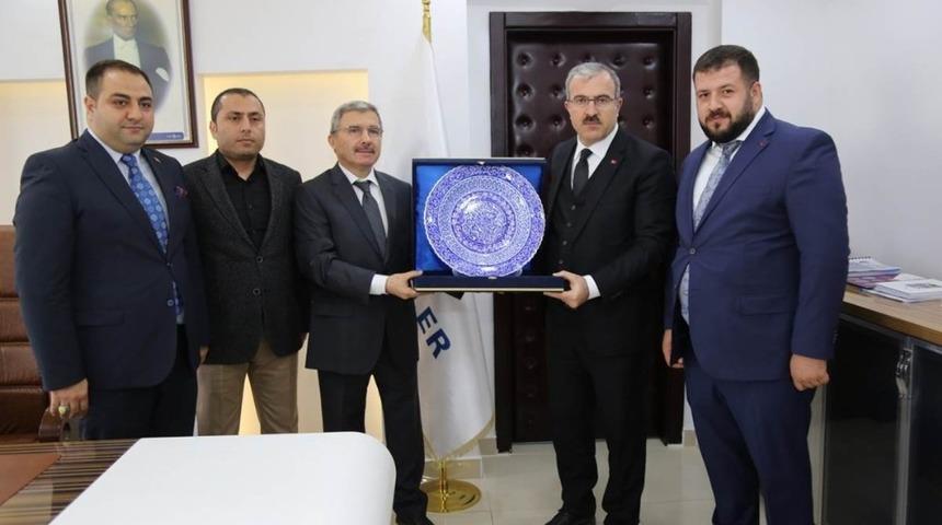 Vali, &Ccedil;elikler&rsquo;i ziyaret etti