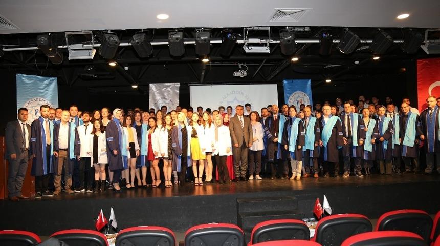 ALK&Uuml;&rsquo;l&uuml; hekim adayları &ouml;nl&uuml;k giydi