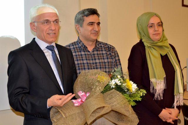 ‘Osmanlı Saray Kadınları ve Padişah Haremi’ konferansı SAÜ’de düzenlendi
