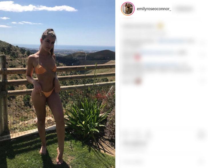 Uçağa binerken 'Kıyafetin çok açık' deyip... G2