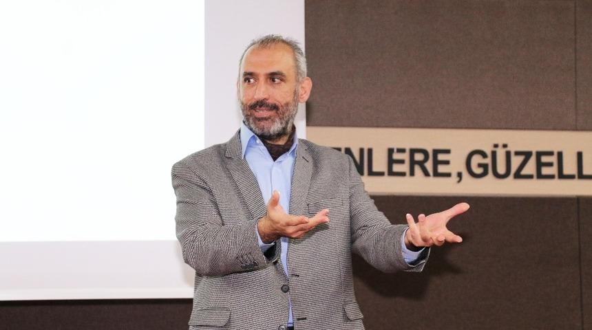 Eğitmen &Ccedil;oşkun: "Kendinizi 45 saniyede doğru ve hızlı tanıtın"