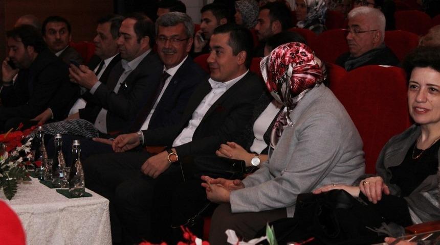 T&uuml;rk D&uuml;nyası M&uuml;zik Topluluğu konseri beğeni topladı