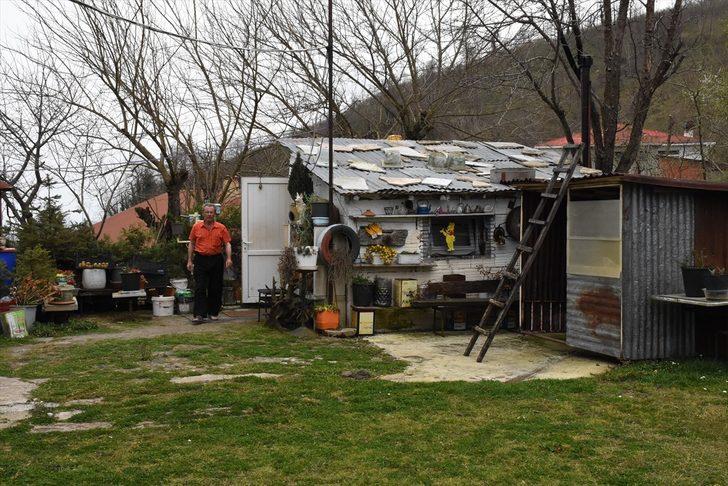 Eski ahırı antika eşyalarla donattı  G2