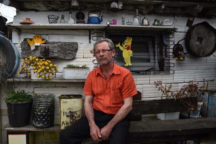 Eski ahırı antika eşyalarla donattı  G4