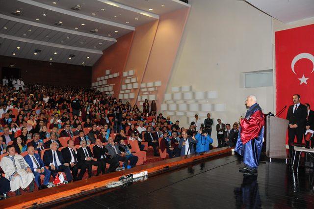 Osmangazi &Uuml;niversitesi nden Yaşargil e fahri doktora 3