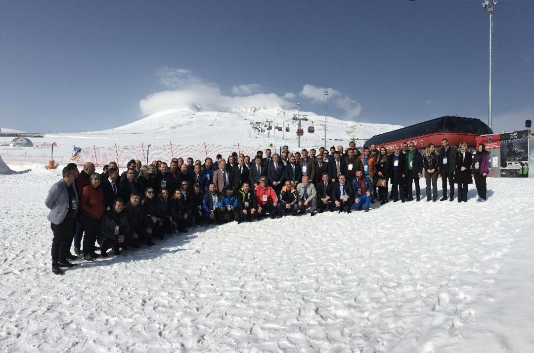 2023 Eğitim Vizyonu Kapsamında T&uuml;rkiye&rsquo;de İlk Spor &Ccedil;alıştayı Erciyes&rsquo;te D&uuml;zenlendi