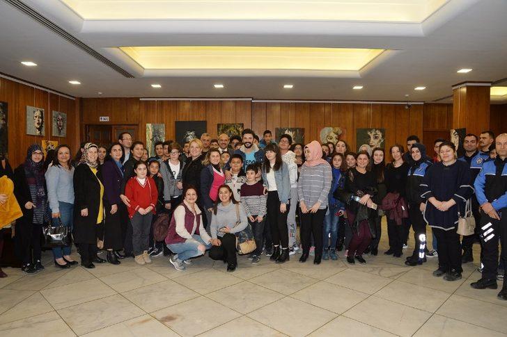 Emniyetten şehit aileleri, gaziler ve personele tiyatro etkinliği G4