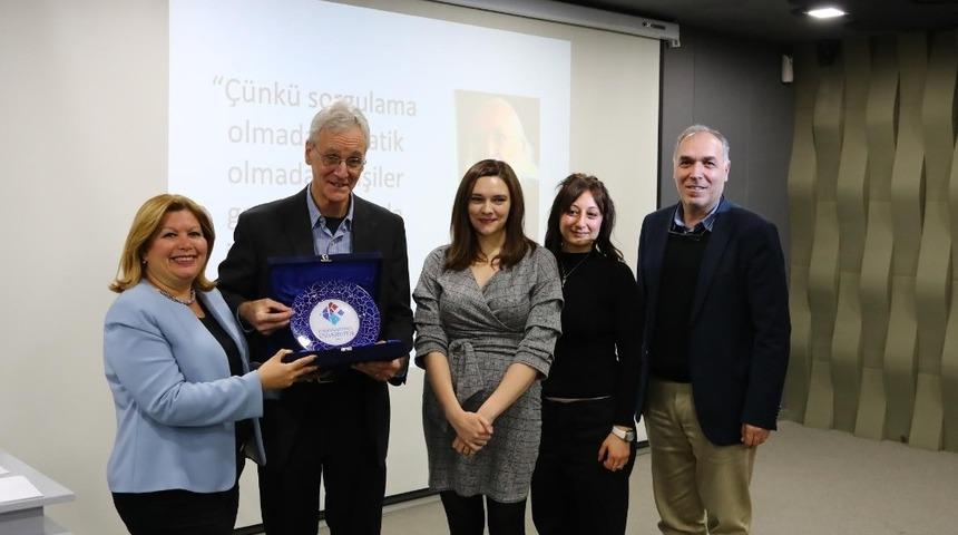 Amerikalı Medya Uzmanı Christopher Sperry HKÜ’de