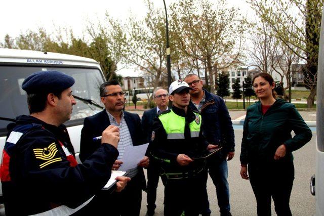 Sarıgöl’de servis araçlarına geniş kapsamlı denetim