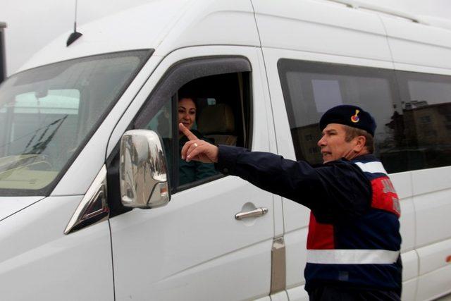 Sarıgöl’de servis araçlarına geniş kapsamlı denetim