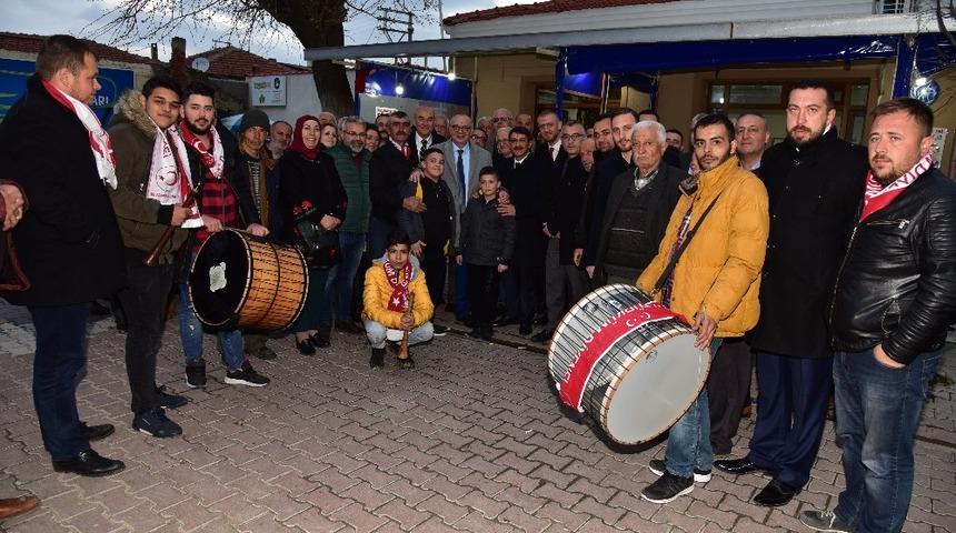 Cumhur ittifakı adaylarını davul zurna ile karşıladılar