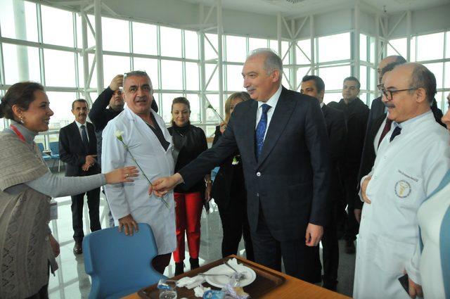 Mevl&uuml;t Uysal, 14 Mart Tıp Bayramı nı kutladı 1
