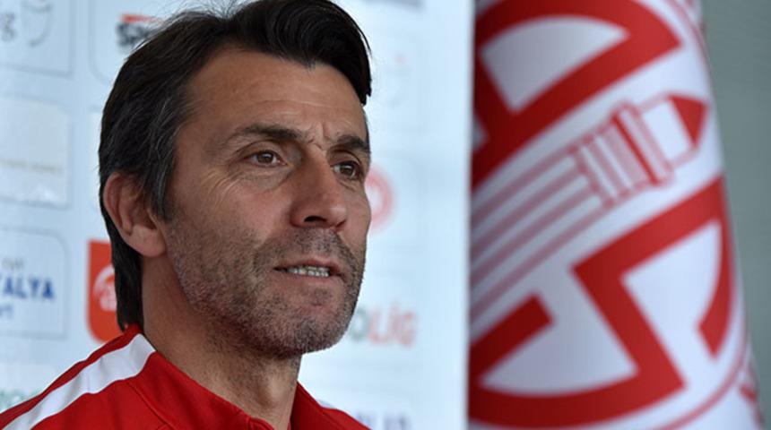 Antalyaspor Teknik Direktörü Bülent Korkmaz: Kazanmak istiyoruz