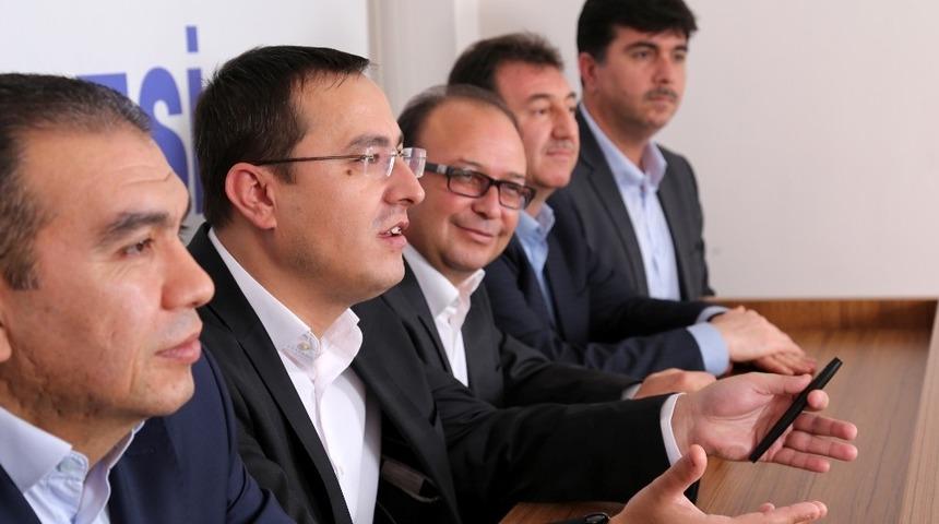 &Ouml;ner: "T&uuml;rkiye&rsquo;nin en stratejik ve hassas meselesi eğitimdir"