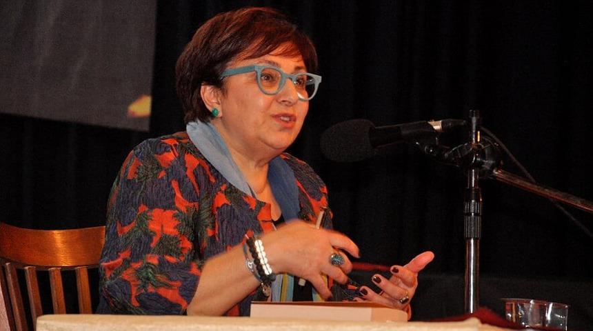 Buket Uzuner, Nazilli&rsquo;de sevenleriyle buluştu