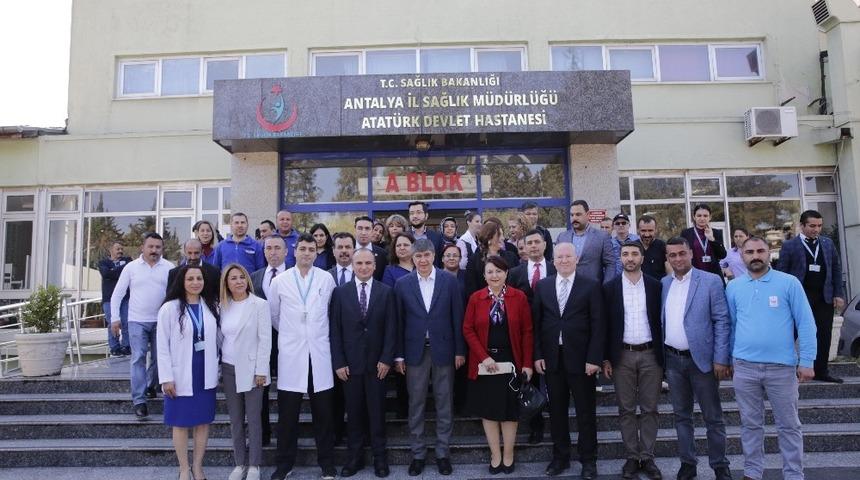T&uuml;rel hastaneleri ziyaret ederek 14 Mart Tıp Bayramını kutladı