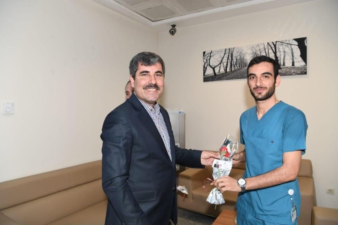 Başkan Asya, sağlık&ccedil;ıları unutmadı