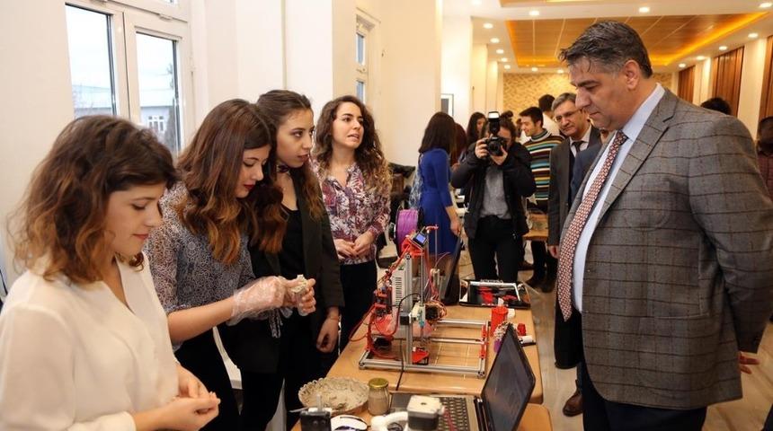 &Ouml;ğrencilerden &ldquo;3 Boyutlu Yazıcı Sergisi&rdquo;