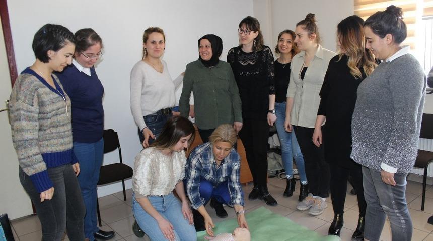 Hastane personellerine ilkyardım eğitimi