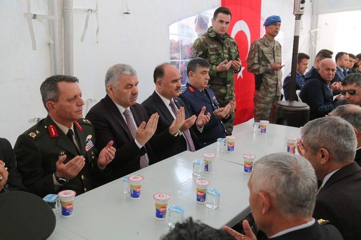 Vali Günaydın Şehit Mehmet Han’ın mevlitine katıldı G4