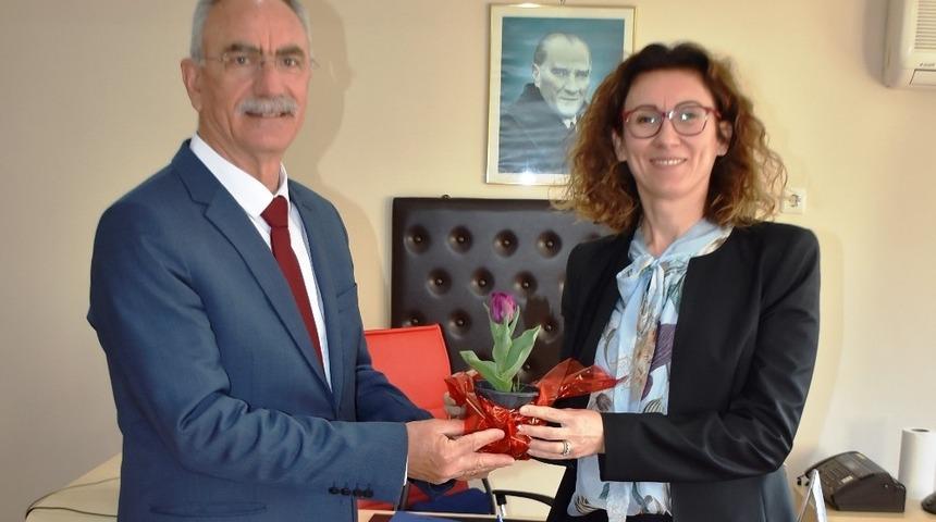 Gürşat Kale sağlık çalışanlarını unutmadı