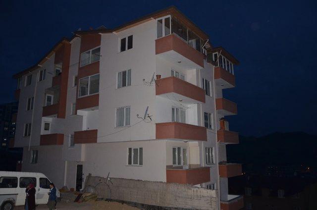 Mağdur apartman sahiplerine kaymakamlık ve Kızılay sahip çıktı