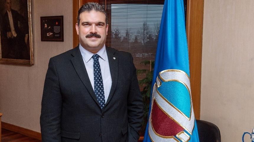 Rekt&ouml;r &Ccedil;omaklı&rsquo;dan Tıp Bayramı kutlama mesajı