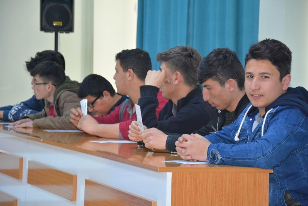 Uşak&rsquo;ta &ldquo;Hayalinizdeki &Uuml;niversite Meslek Se&ccedil;imi ve Farkındalık" konferansı