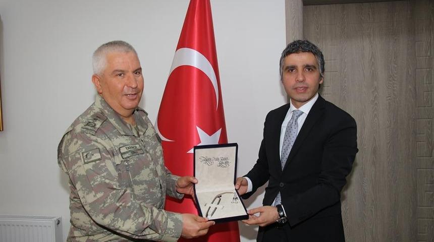 Kolordu Komutanı Tümgeneral Tarakçı Oltu’da